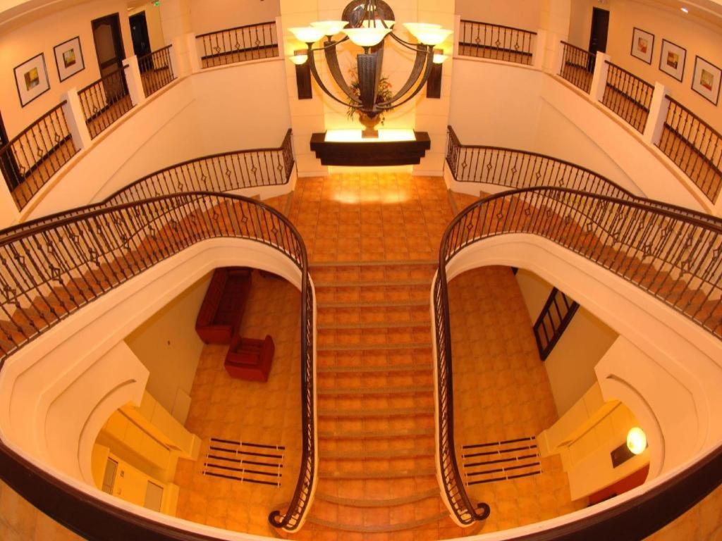Planta Centro Bacolod Hotel & Residences Екстериор снимка