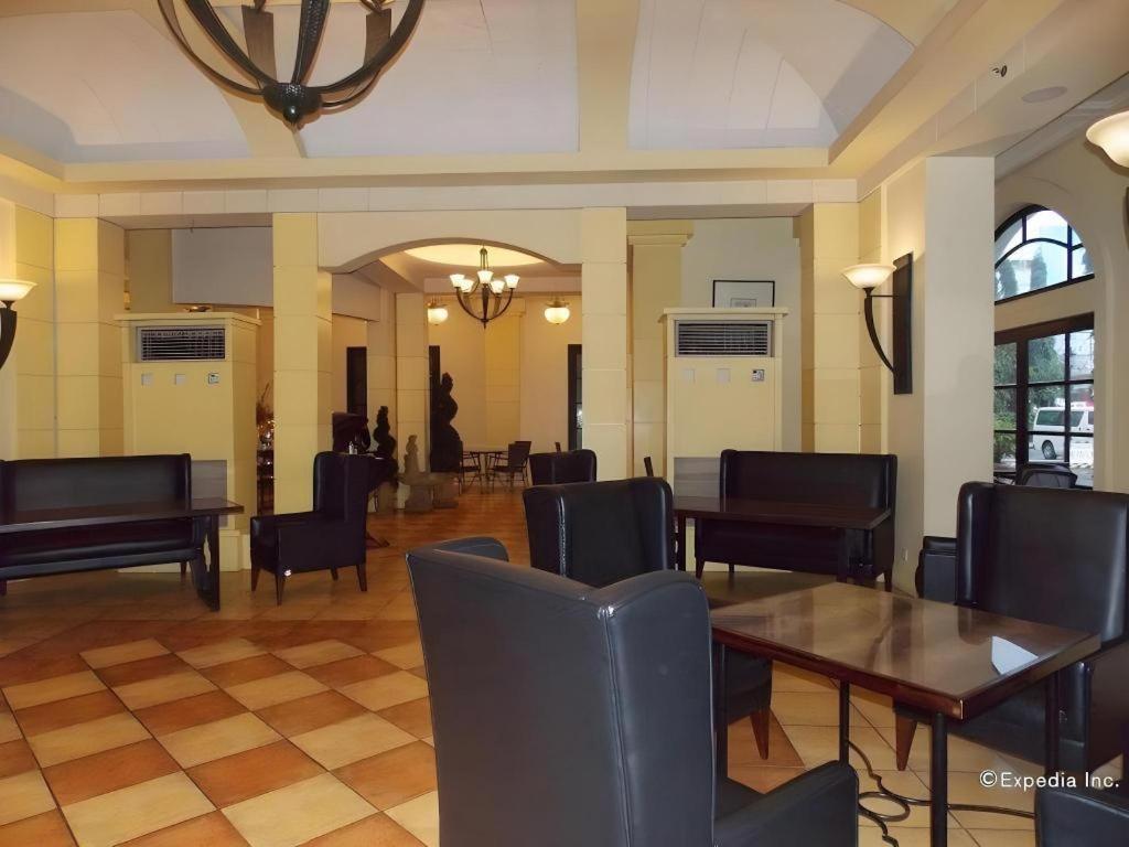 Planta Centro Bacolod Hotel & Residences Екстериор снимка