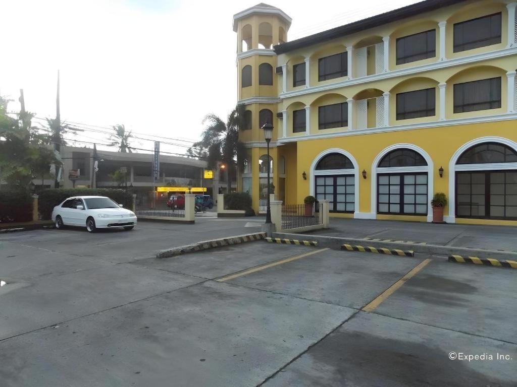 Planta Centro Bacolod Hotel & Residences Екстериор снимка