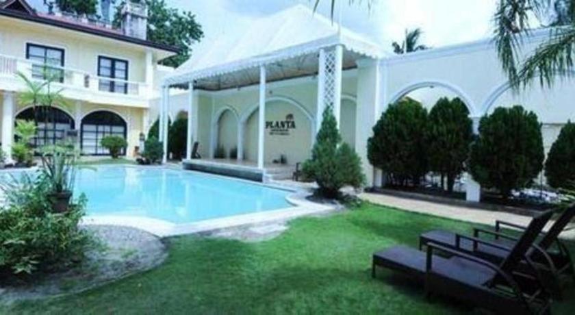 Planta Centro Bacolod Hotel & Residences Екстериор снимка
