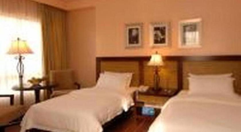 Planta Centro Bacolod Hotel & Residences Екстериор снимка