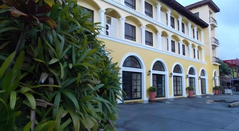 Planta Centro Bacolod Hotel & Residences Екстериор снимка