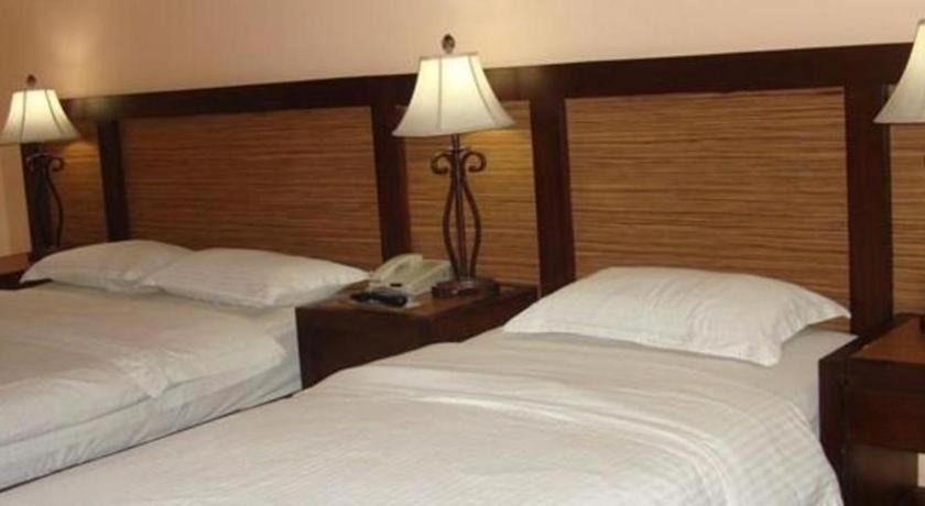 Planta Centro Bacolod Hotel & Residences Екстериор снимка