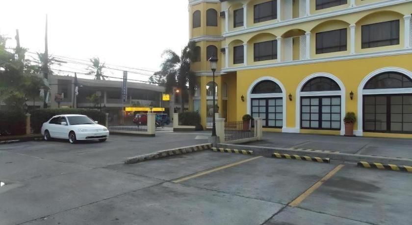Planta Centro Bacolod Hotel & Residences Екстериор снимка