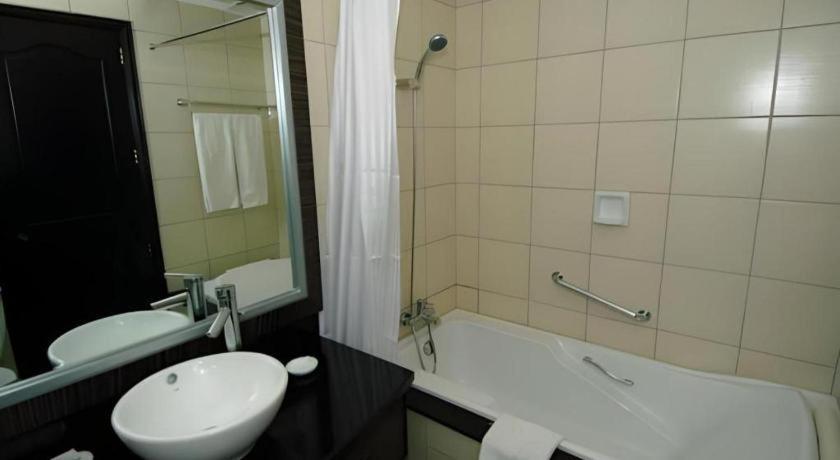 Planta Centro Bacolod Hotel & Residences Екстериор снимка