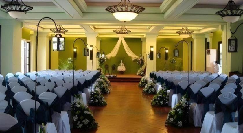 Planta Centro Bacolod Hotel & Residences Екстериор снимка