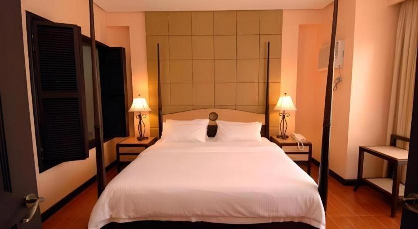 Planta Centro Bacolod Hotel & Residences Екстериор снимка