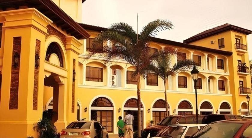 Planta Centro Bacolod Hotel & Residences Екстериор снимка