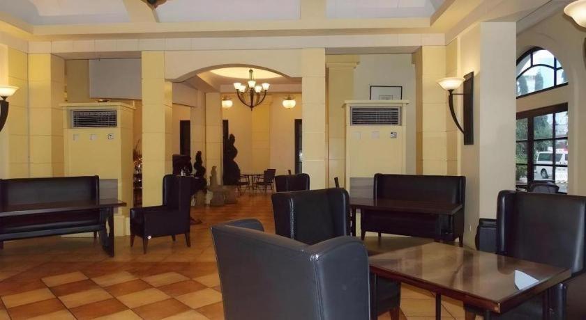 Planta Centro Bacolod Hotel & Residences Екстериор снимка