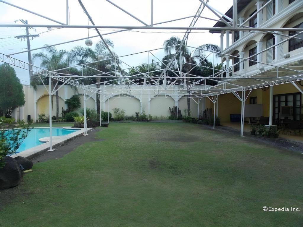 Planta Centro Bacolod Hotel & Residences Екстериор снимка