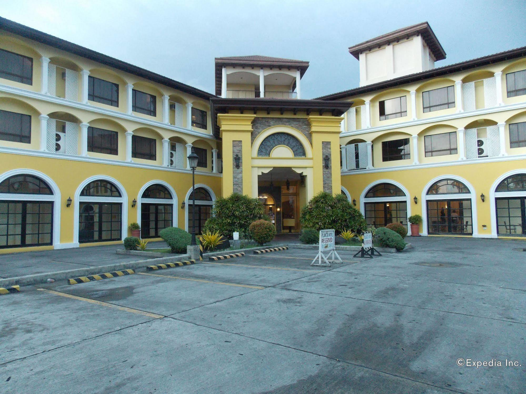 Planta Centro Bacolod Hotel & Residences Екстериор снимка